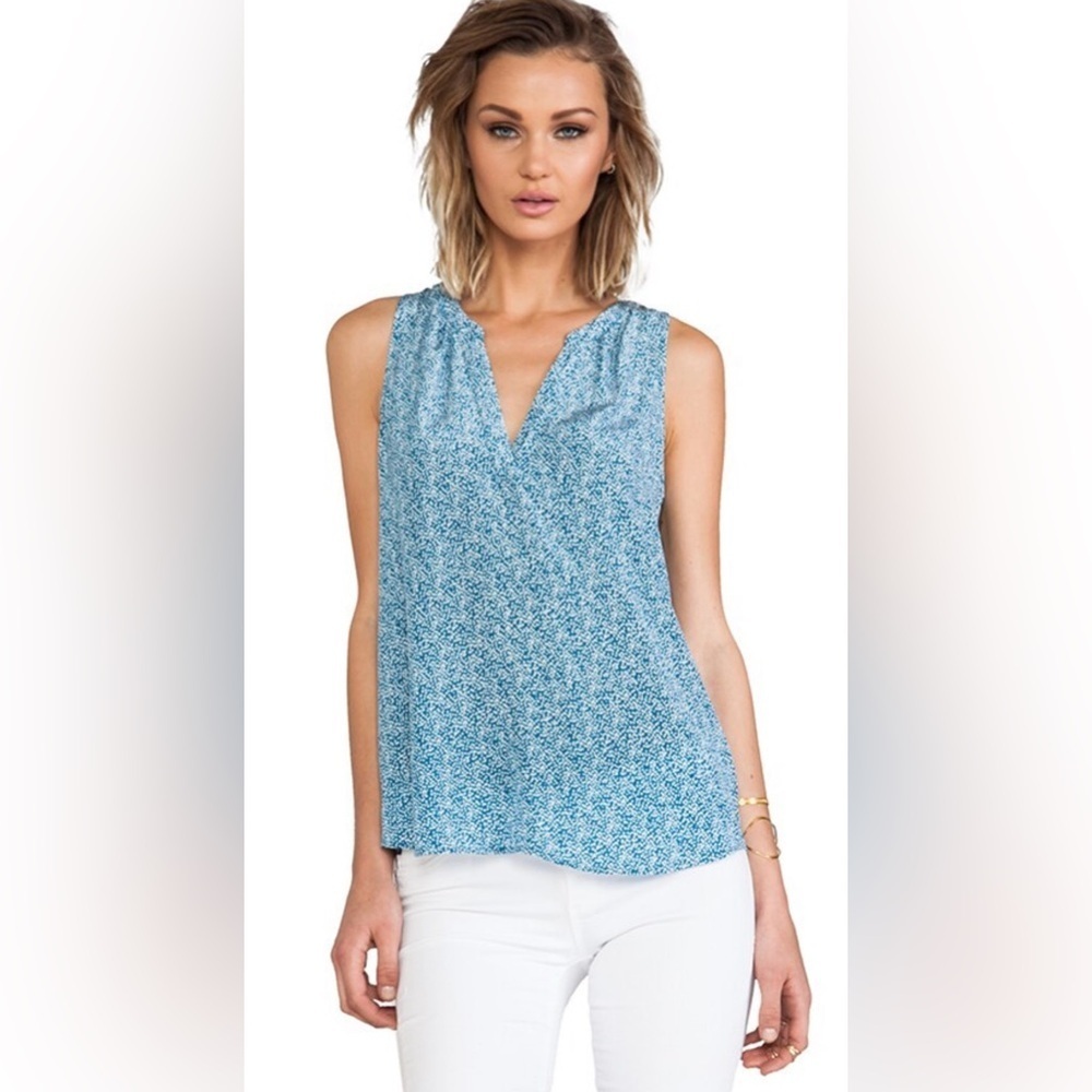 Vince. static silk blouse XS in excellent condition​